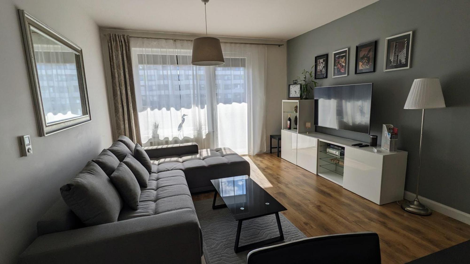 E1 Luxury Oldtown Apt - 2X Parking, Foodstore, Pcscreen, Netflix, Unlimited Music, Crib, Babychair, Fastwifi, Aircon Kosice Ngoại thất bức ảnh