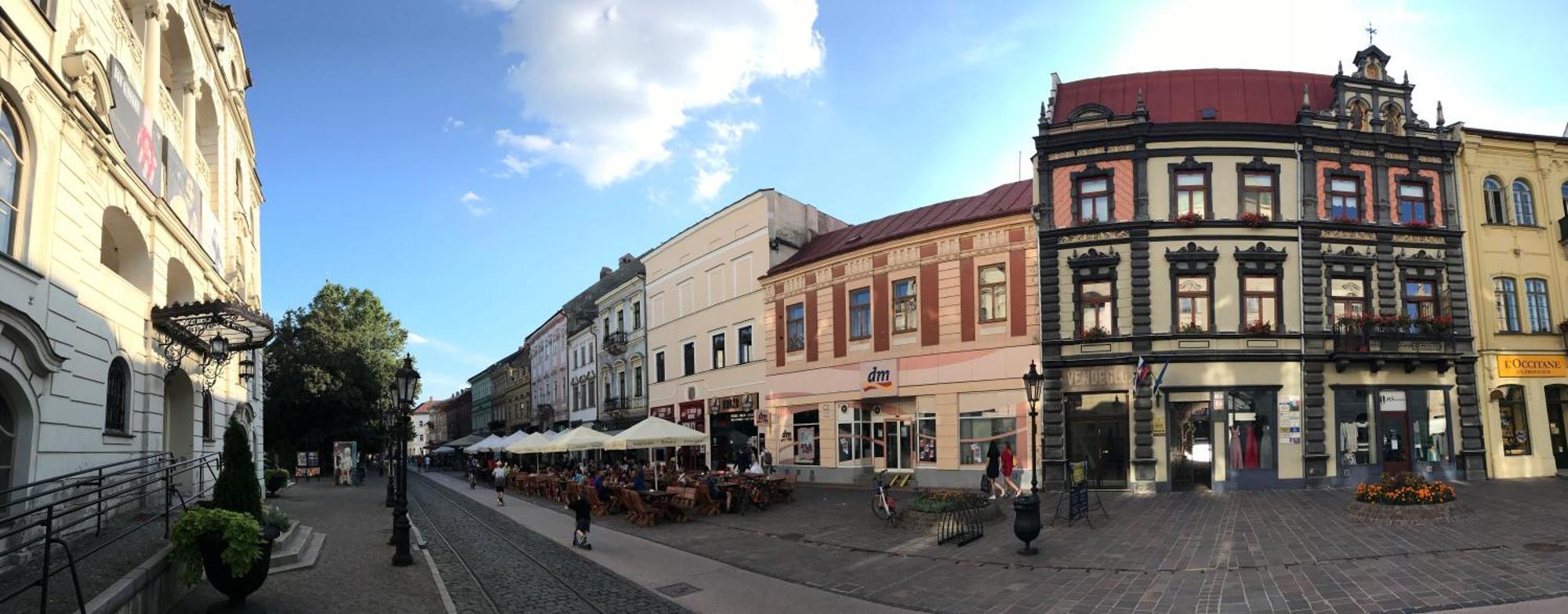 E1 Luxury Oldtown Apt - 2X Parking, Foodstore, Pcscreen, Netflix, Unlimited Music, Crib, Babychair, Fastwifi, Aircon Kosice Ngoại thất bức ảnh